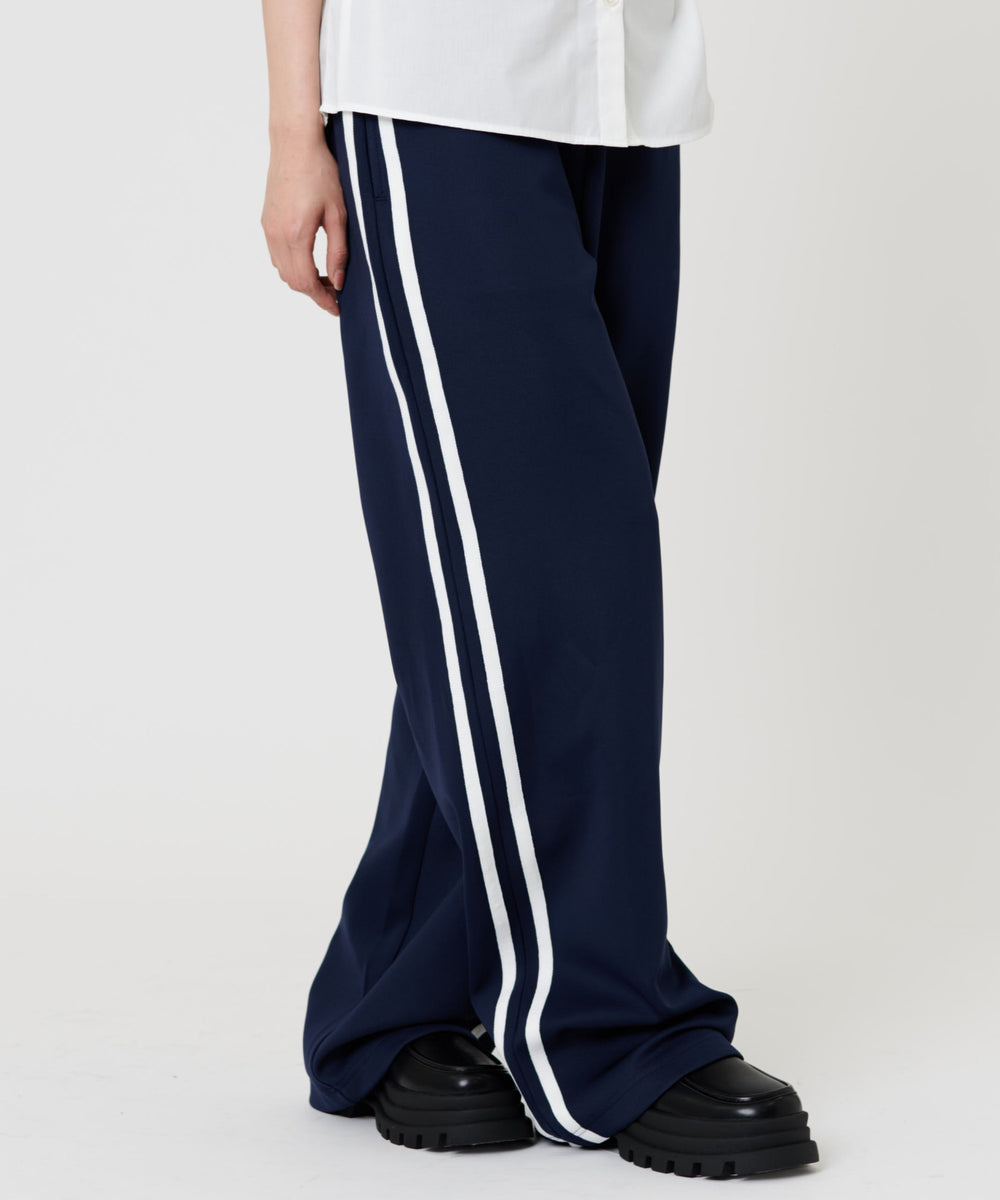 ネイビー モデル:157cm F着用