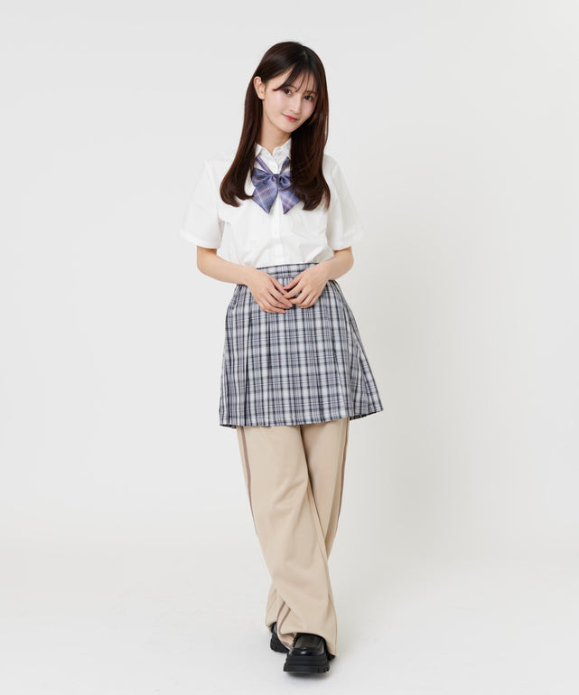 ベージュ モデル:157cm F着用