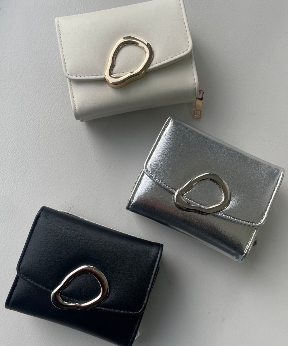 ニュアンスパーツフラップウォレット