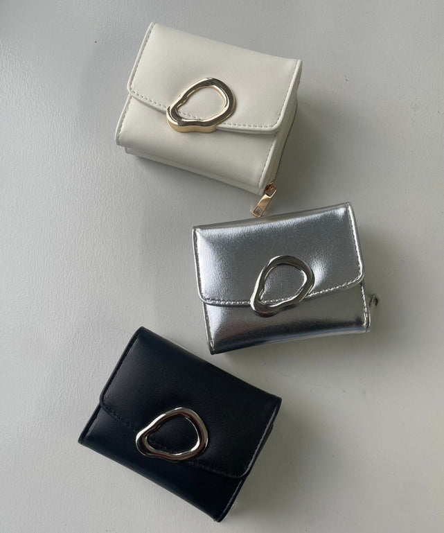 ニュアンスパーツフラップウォレット