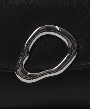 ニュアンスパーツフラップウォレット