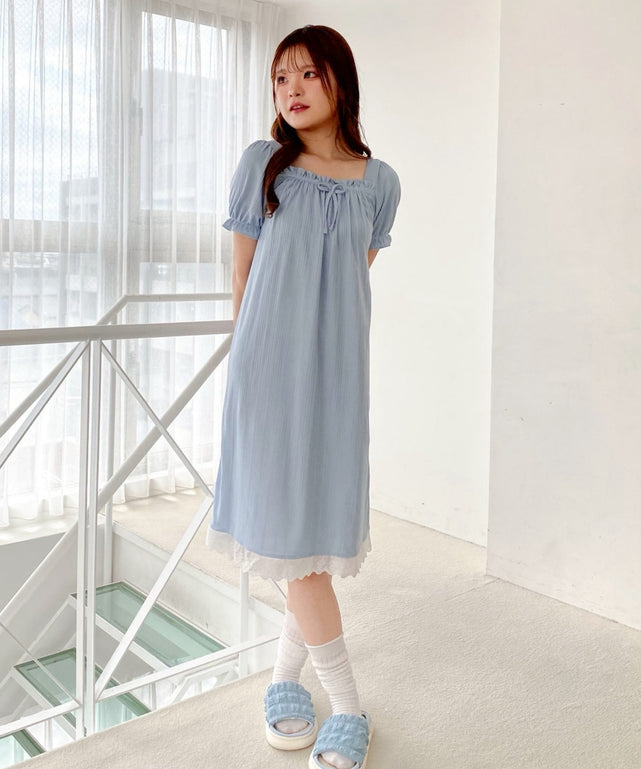 サックス　モデル：160cm F着用