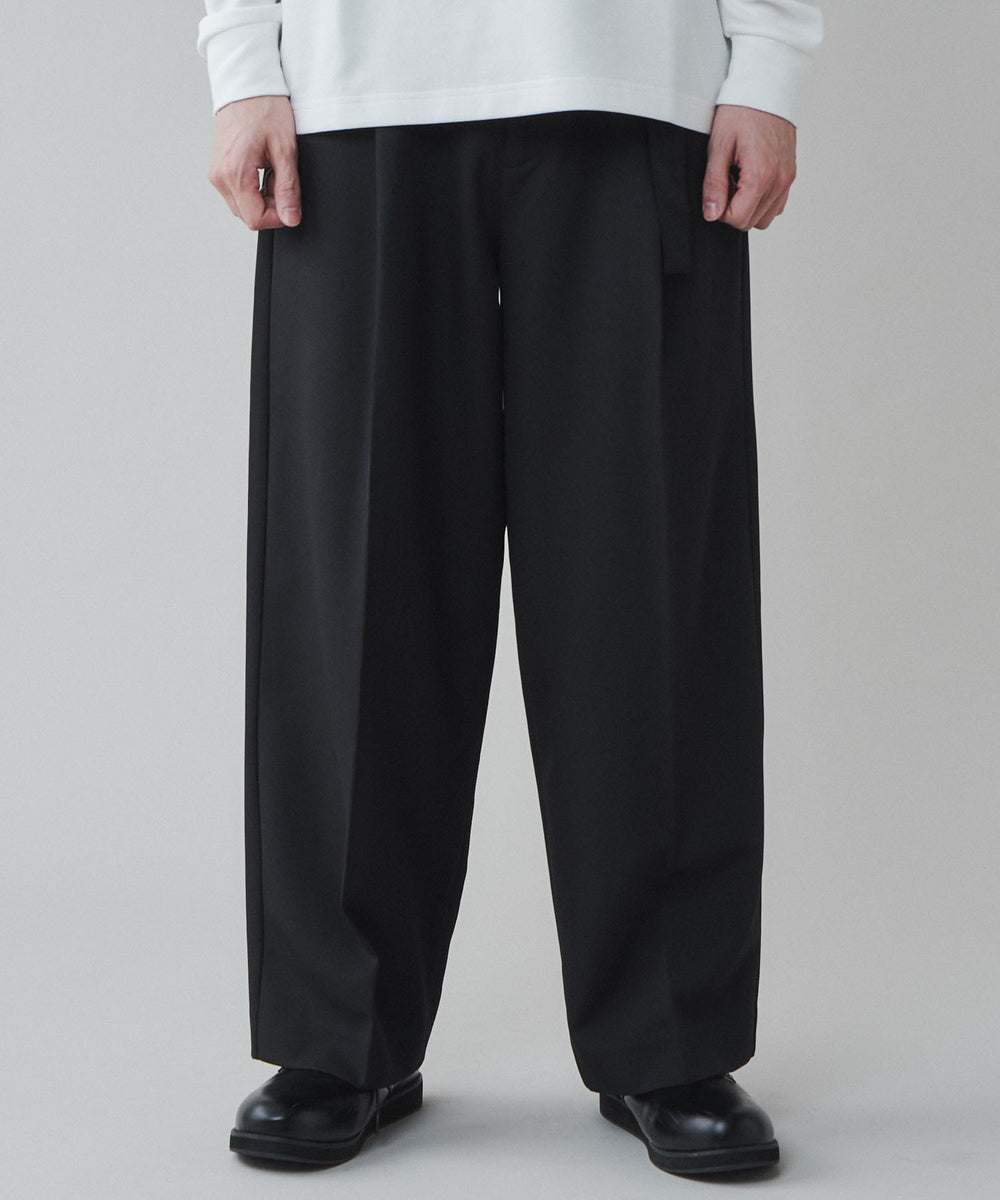 ブラック モデル：180cm L着用