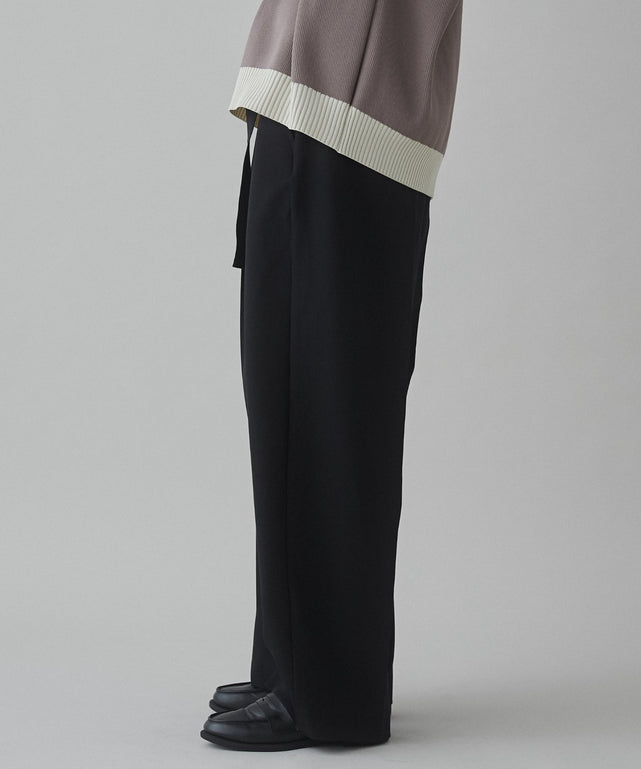 ブラック モデル：173cm L着用