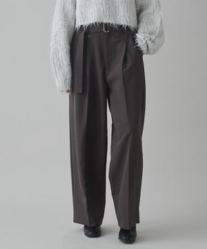 ブラウン モデル：173cm L着用