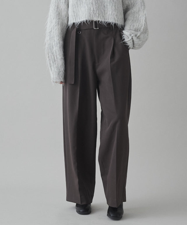 ブラウン モデル：173cm L着用