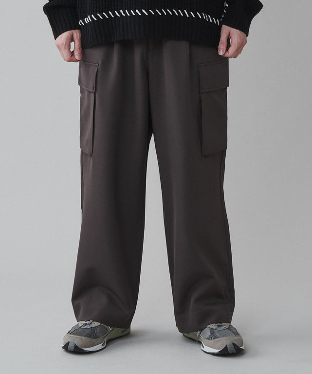 ブラウン モデル：180cm L着用