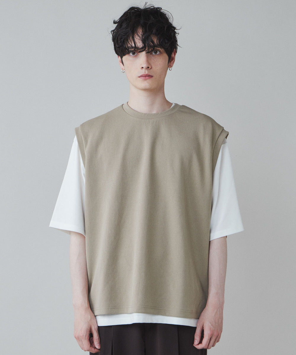 ベージュその他 モデル：180cm L着用