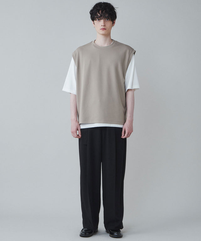 ベージュ モデル：180cm L着用