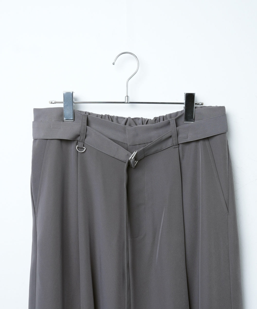 トロミベルト付きワイドスラックス