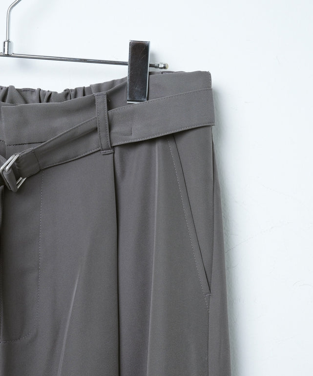 トロミベルト付きワイドスラックス