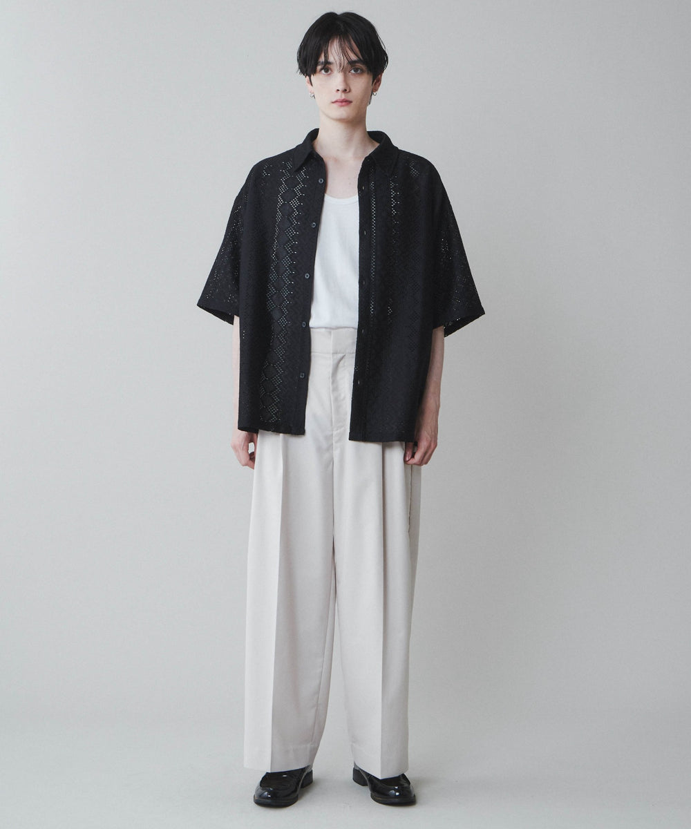 ホワイトアイボリー モデル:180cm L着用