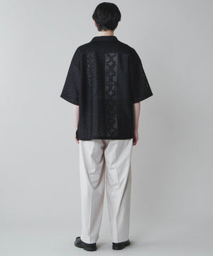 ホワイトアイボリー モデル:180cm L着用