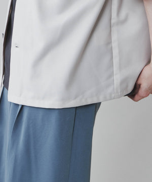 ホワイトアイボリー　モデル:180cm L着用