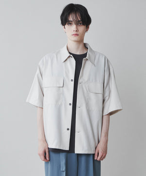 ホワイトアイボリー　モデル:180cm L着用