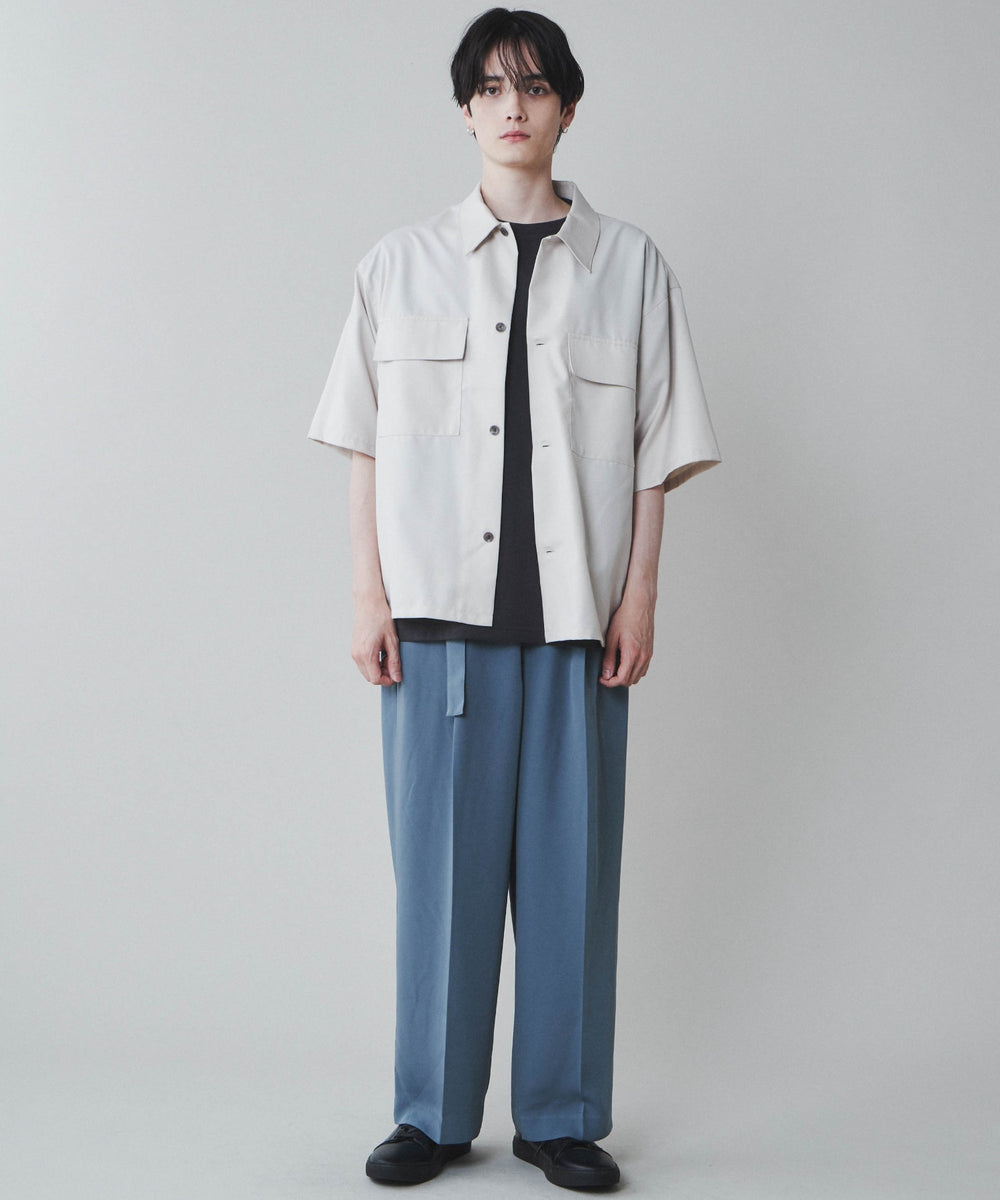 ホワイトアイボリー　モデル:180cm L着用