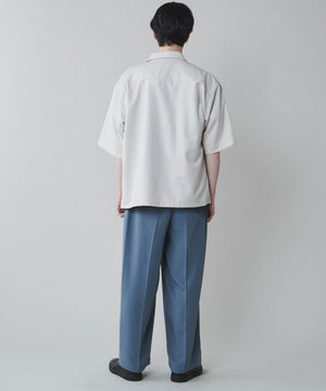 ホワイトアイボリー　モデル:180cm L着用