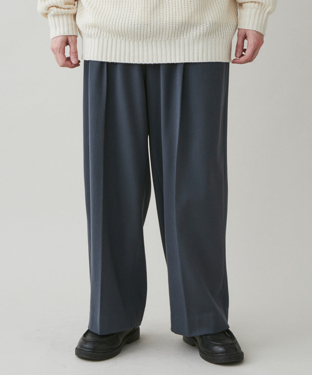 ブルーその他 モデル：180cm L着用