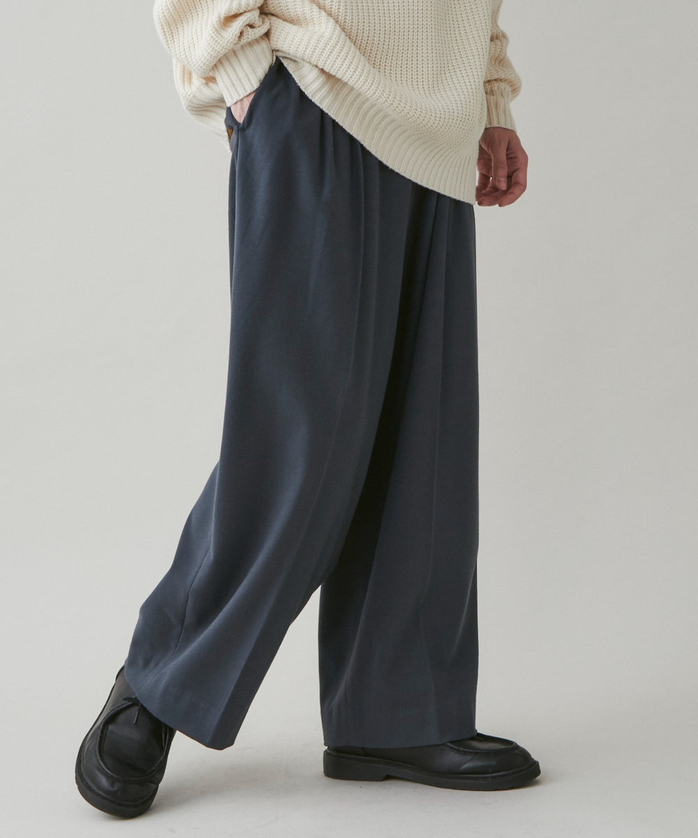 ブルーその他 モデル：180cm L着用