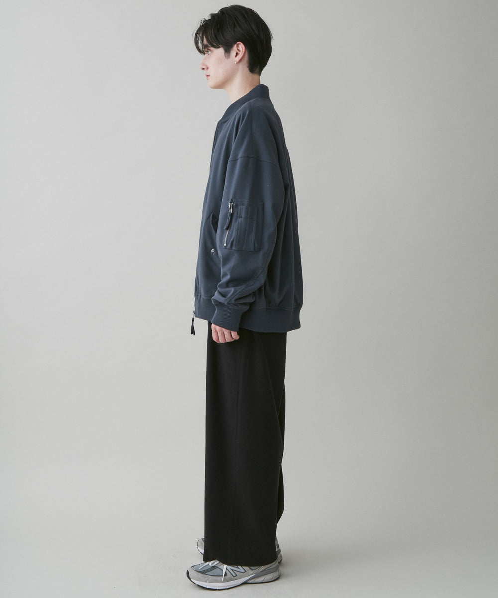 ブラック モデル：180cm L着用