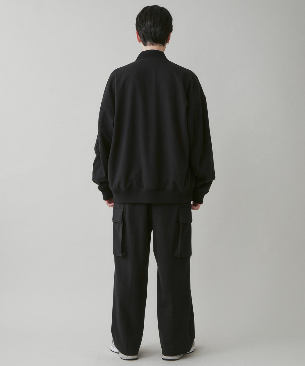 ブラック モデル：180cm L着用