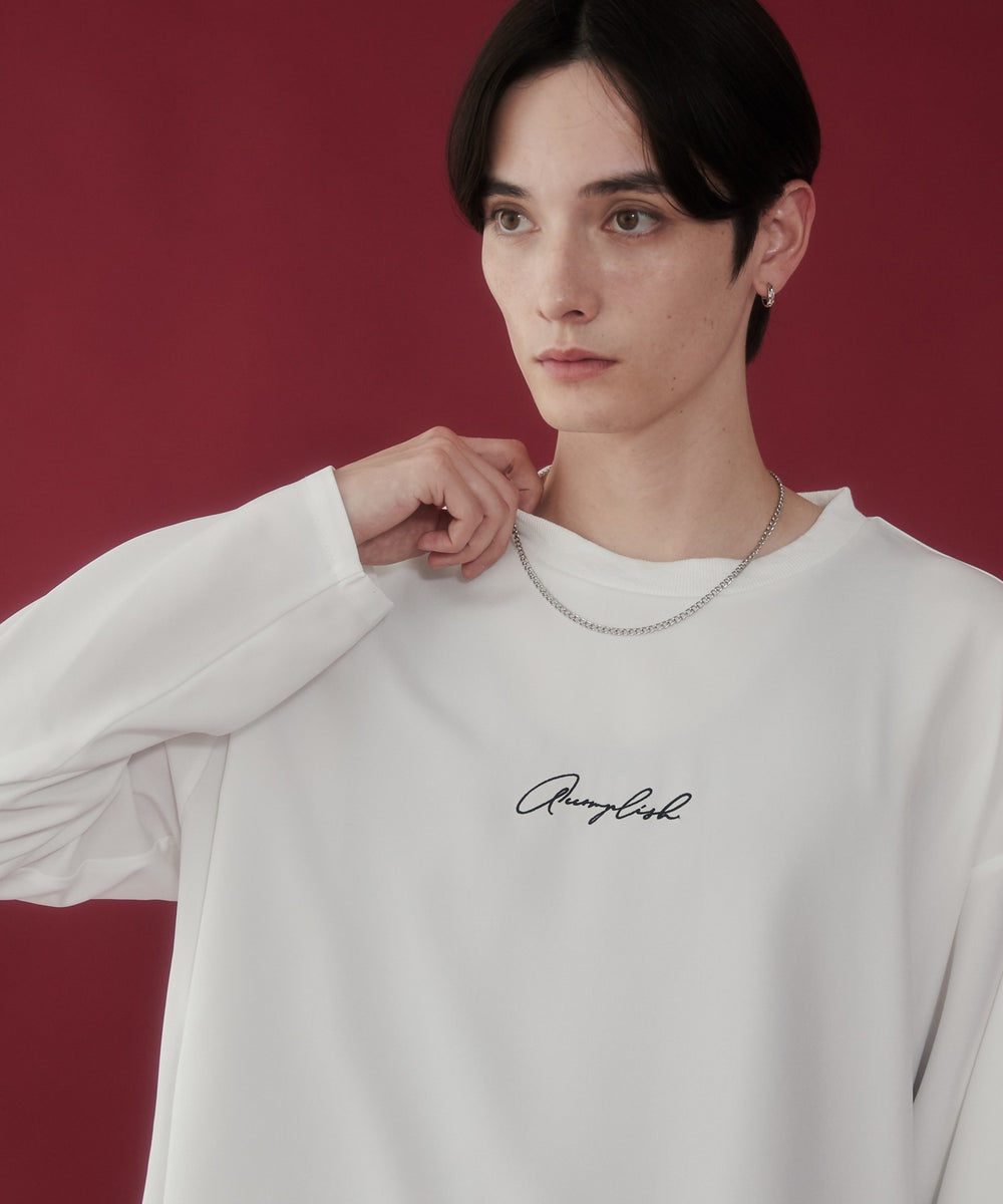 ホワイト モデル：180cm L着用