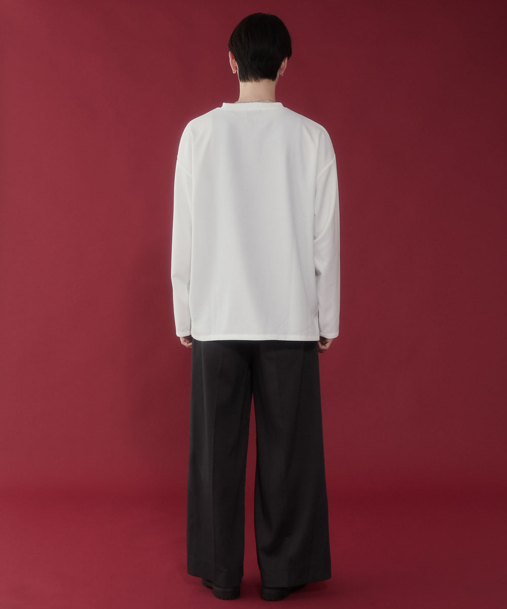 ホワイト モデル：180cm L着用