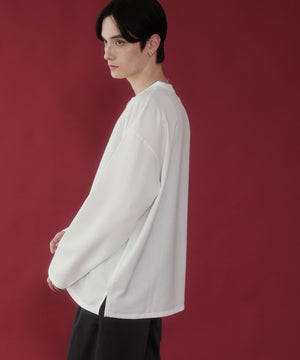 ホワイト モデル：180cm L着用