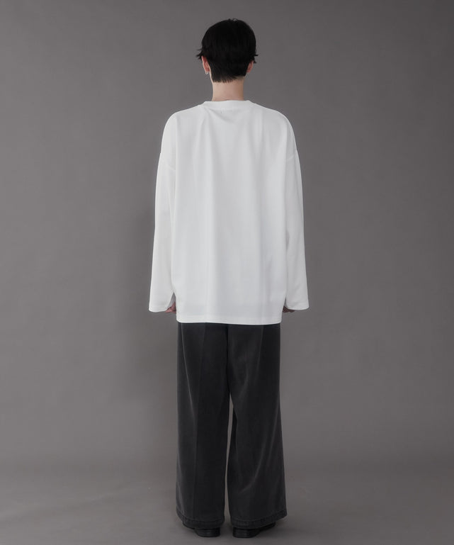 ホワイト　モデル:180cm　L着用