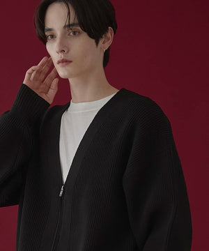 ブラック　モデル：180㎝　L着用