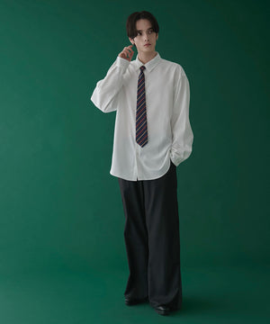 ホワイト　モデル：180㎝　L着用