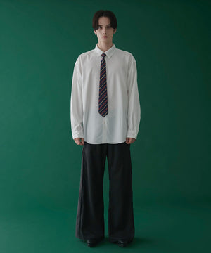 ホワイト　モデル：180㎝　L着用