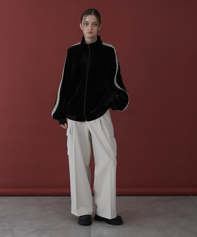 ブラック モデル：173cm L着用