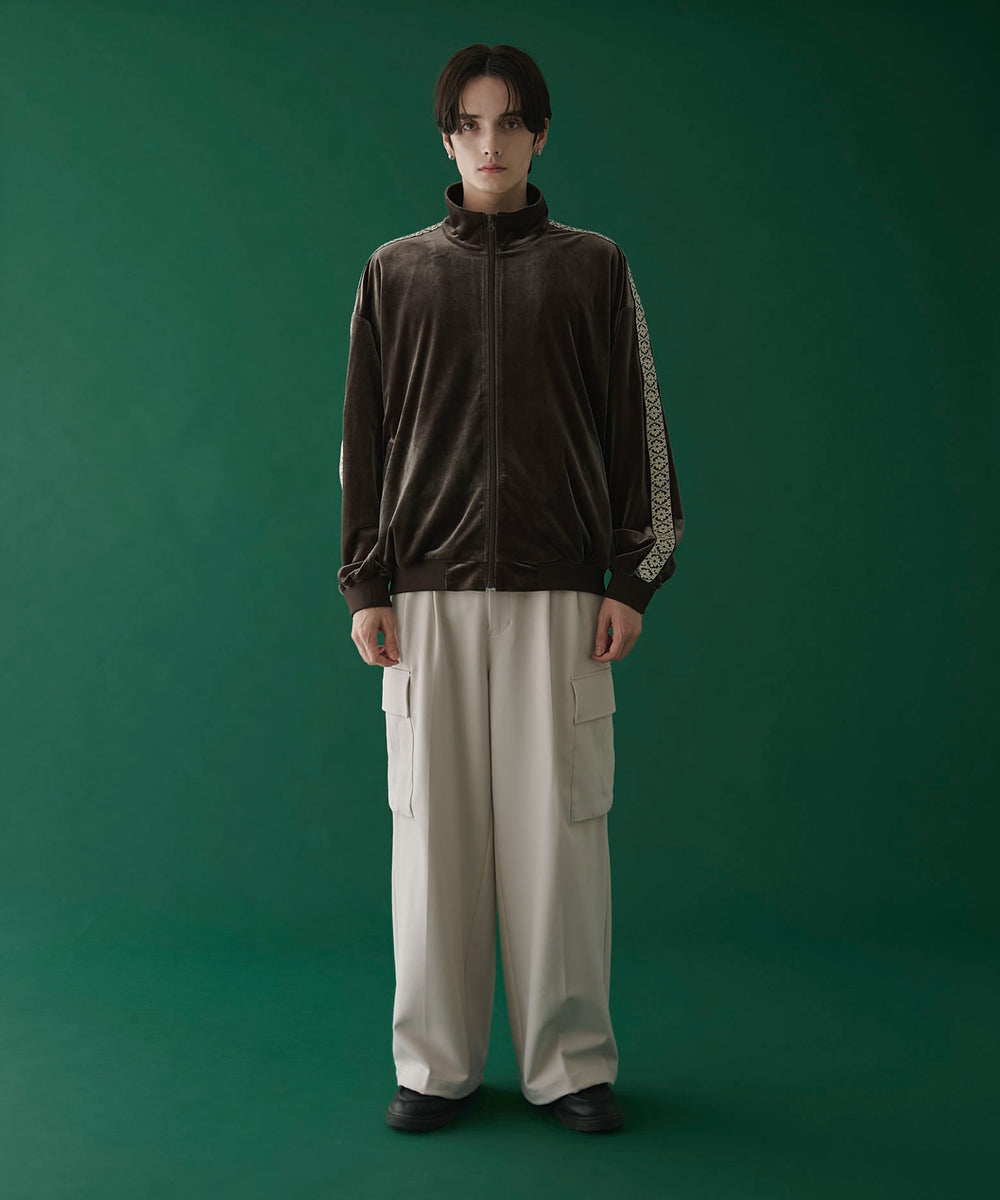 ブラウン　モデル：180㎝　L着用