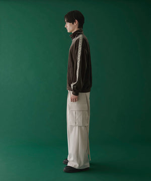 ブラウン　モデル：180㎝　L着用