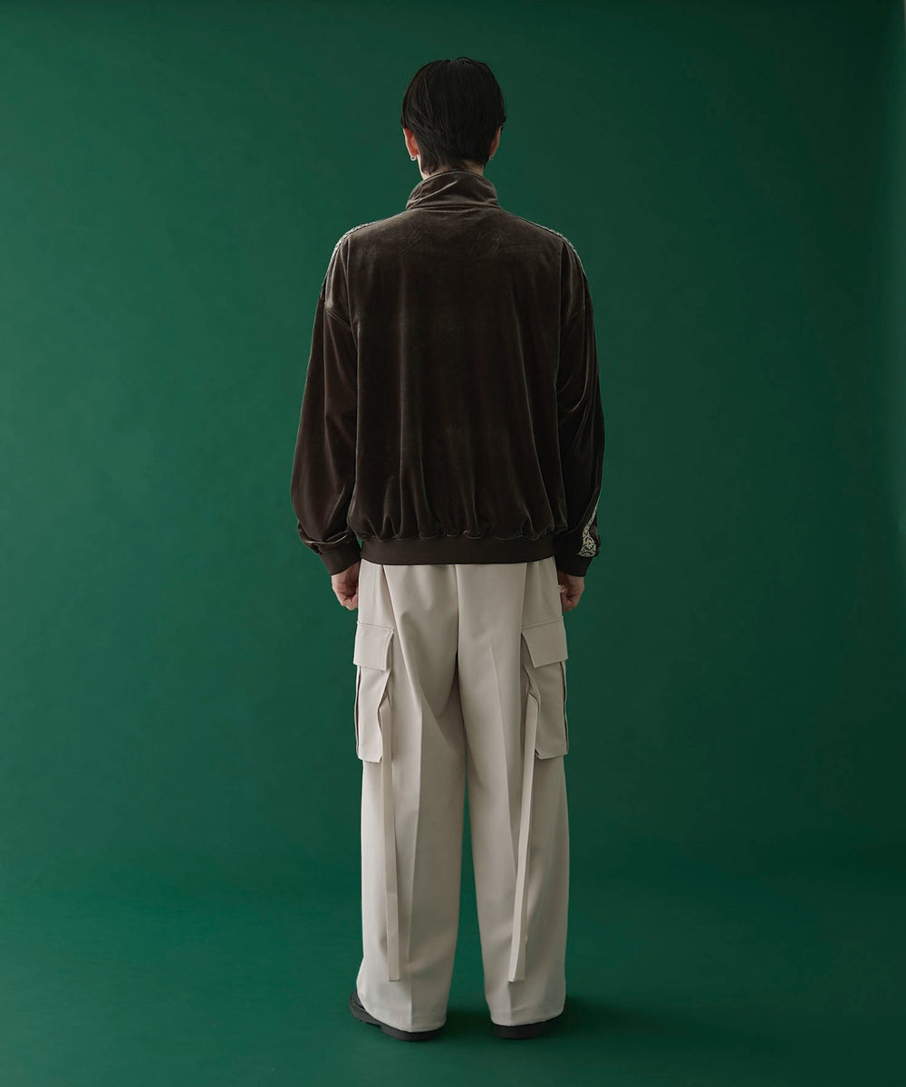 ブラウン　モデル：180㎝　L着用