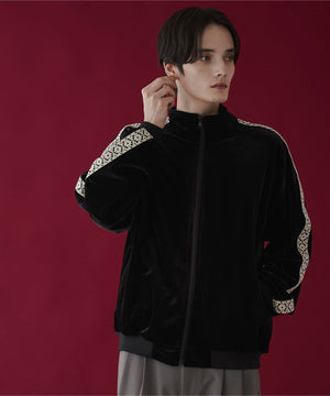 ブラック　モデル：180㎝　L着用