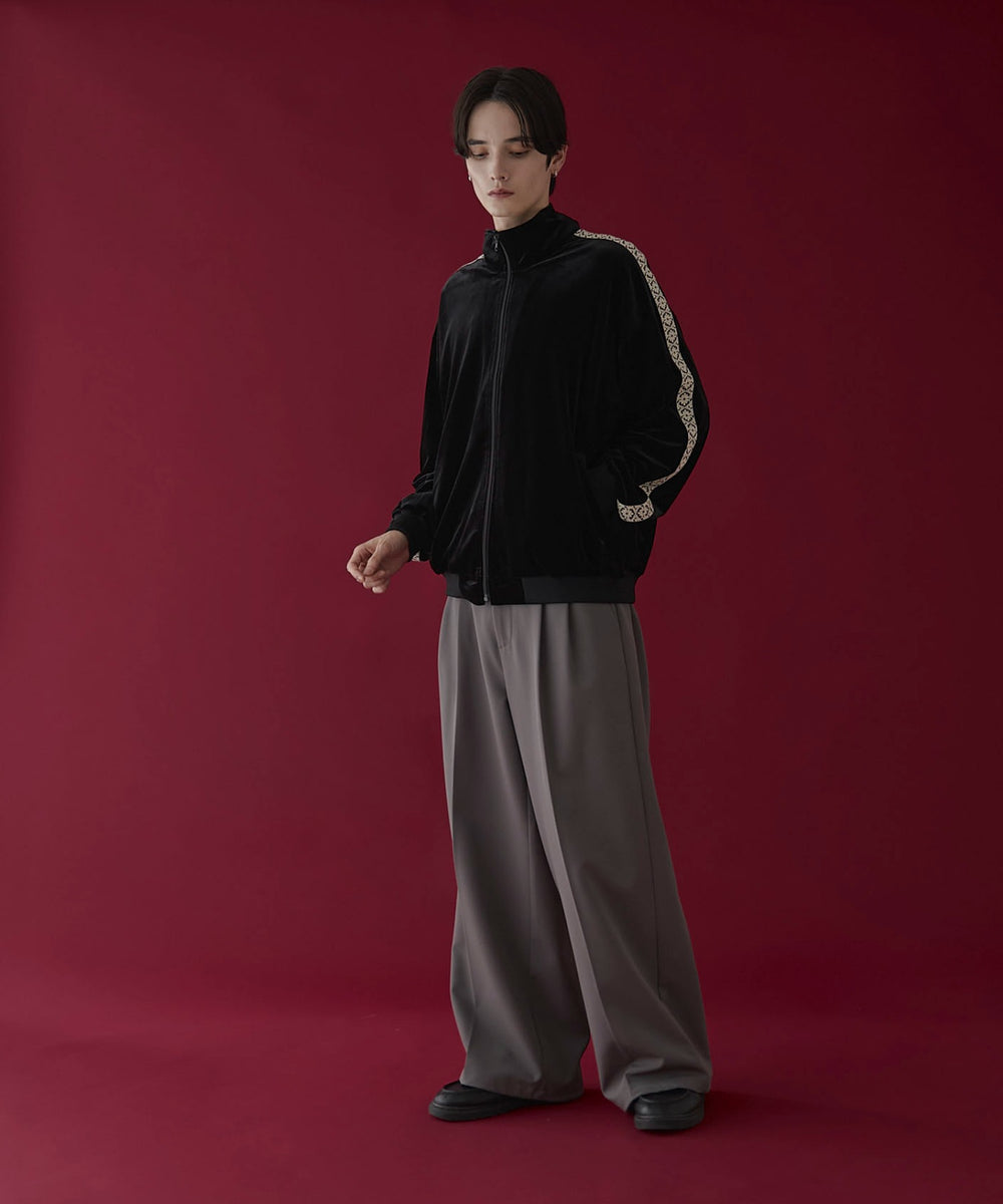 ブラック　モデル：180㎝　L着用