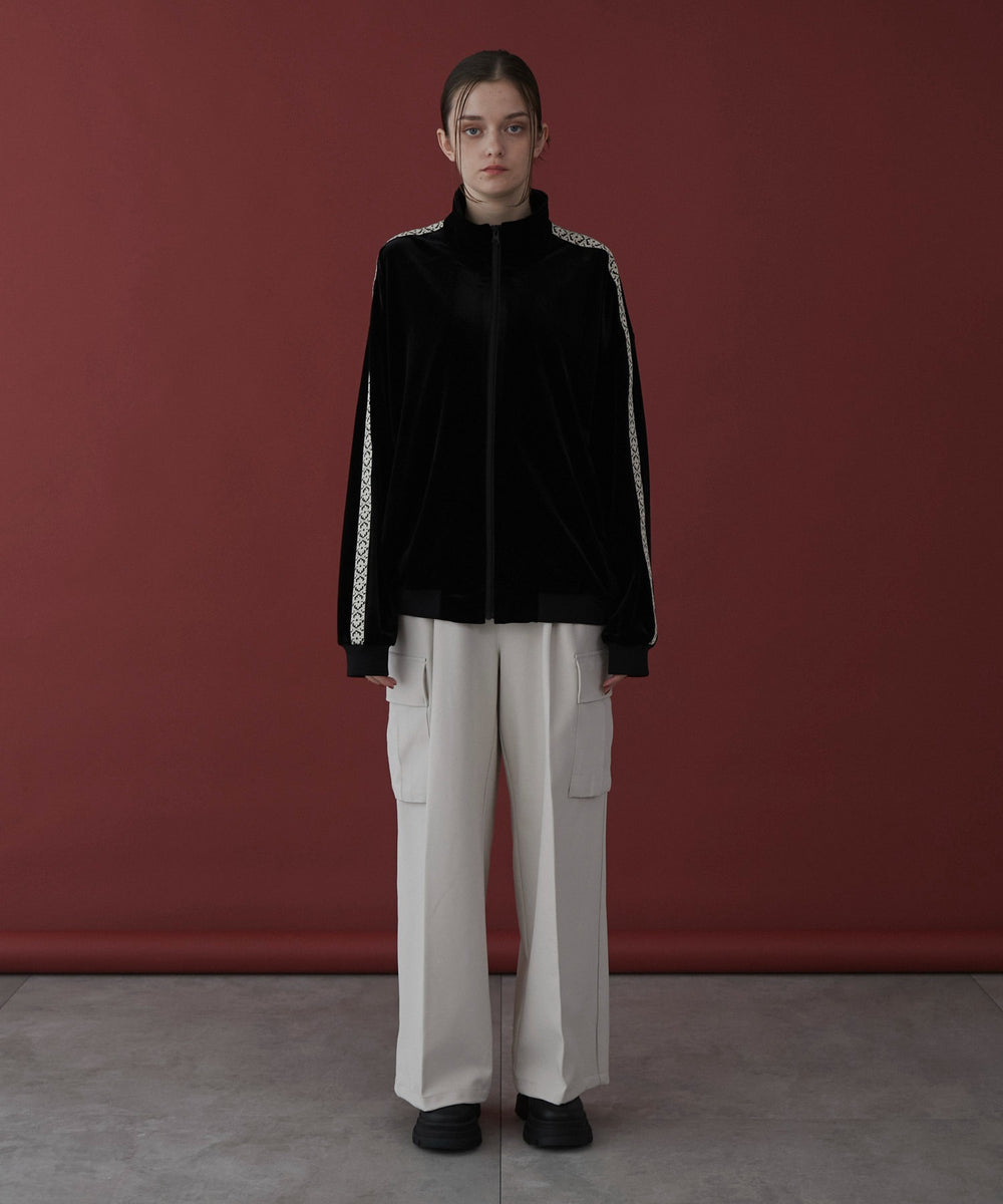 ブラック モデル：173cm L着用