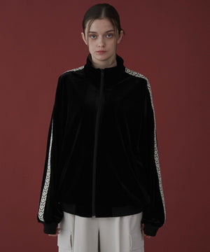 ブラック モデル：173cm L着用