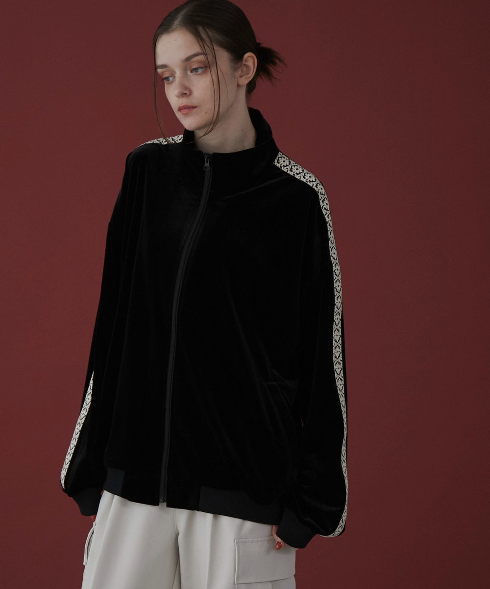 ブラック モデル：173cm L着用