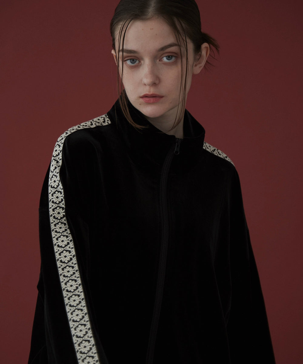 ブラック モデル：173cm L着用