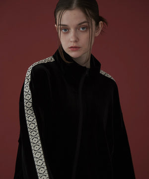 ブラック モデル：173cm L着用