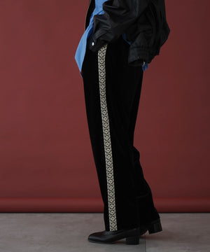 ブラック モデル：173cm L着用