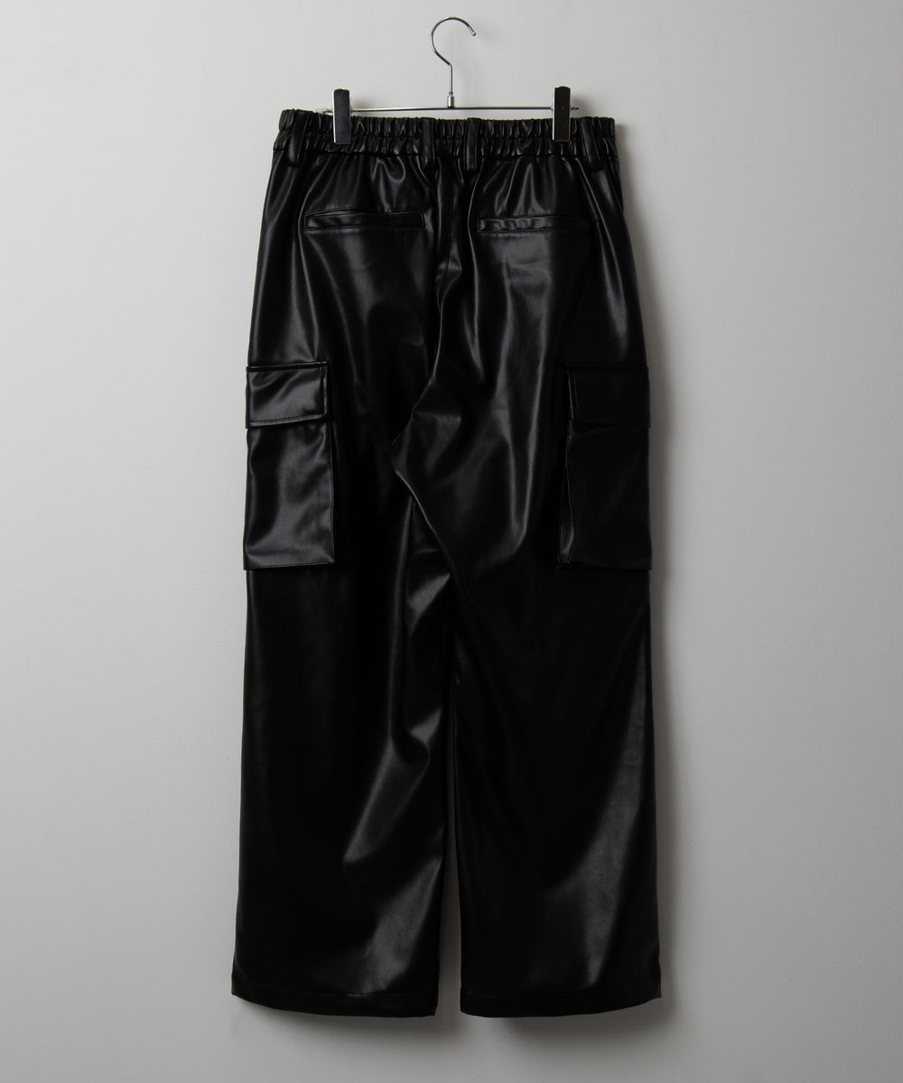 合皮カーゴスラックス