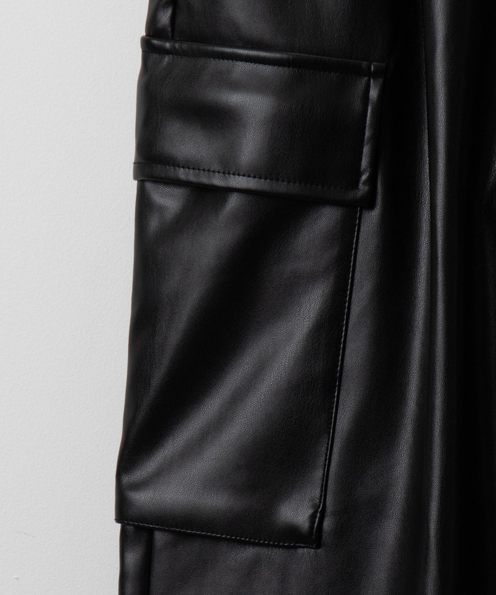 合皮カーゴスラックス