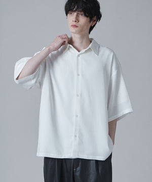 ホワイト　モデル:180cm L着用