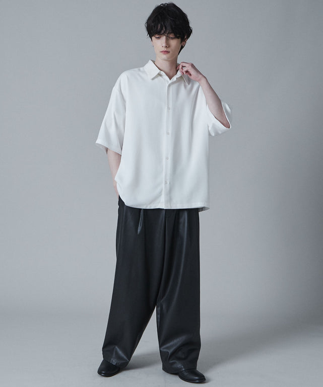 ホワイト　モデル:180cm L着用