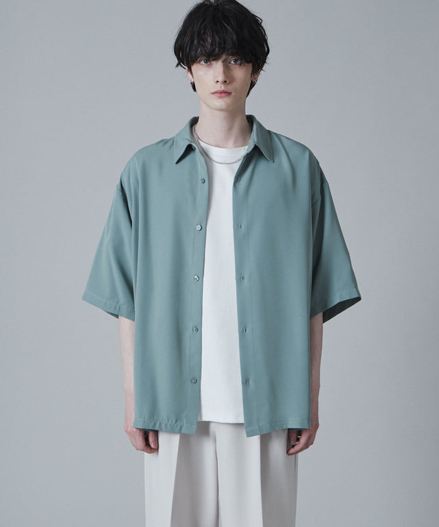 グリーン　モデル:180cm L着用