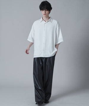 ホワイト　モデル:180cm L着用